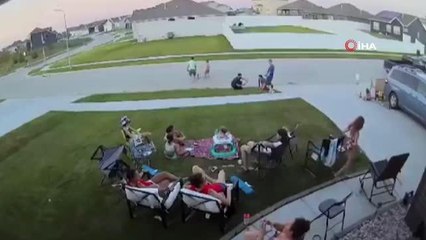 Bağımsızlık Günü kutlaması sırasında evin bahçesi savaş alanına döndü