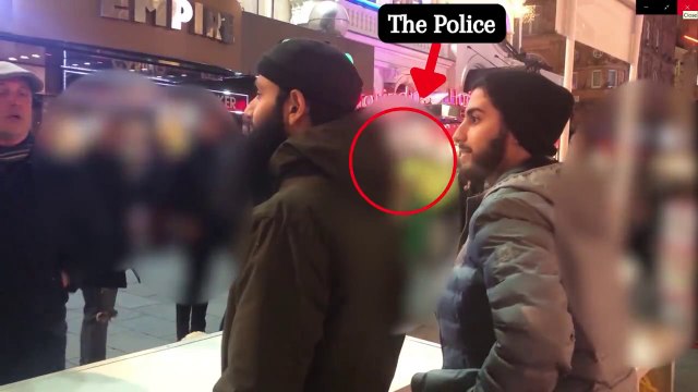 Racist English Man Turns Aggressive! Muhammed Ali - Speakers Corner