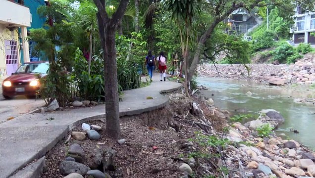 Vecinos en la rivera del Cuale, temen sufrir daños por una crecida| CPS Noticias Puerto Vallarta