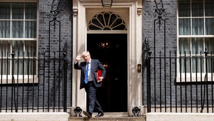 استقالة 38 وزيرا من حكومة رئيس الوزراء البريطاني