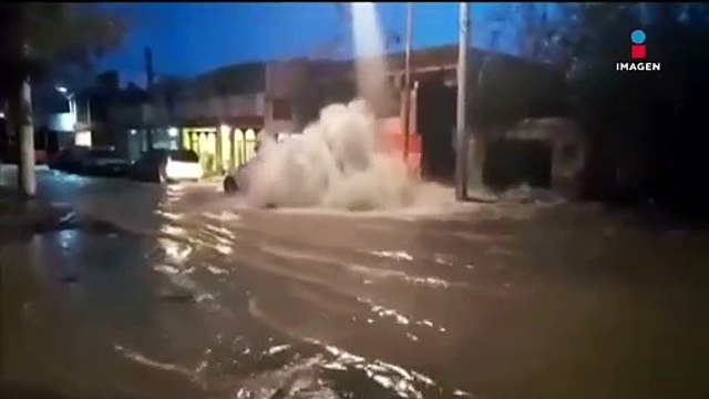 Reportan megafuga de agua en San Nicolás de los Garza