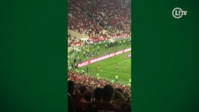 Gabi comemora gol em goleada impressionante do Flamengo sobre o Tolima no Maracanã