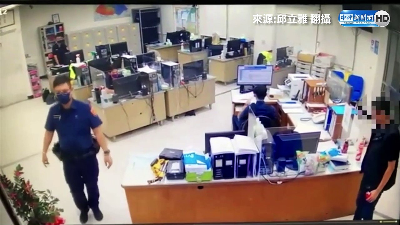 驚悚爆炸瞬間曝光 男派出所引爆炸彈 右手掌炸成碎肉