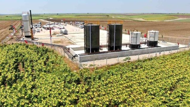 Bakan Dönmez: Enerjide dışa bağımlılığımızı azaltacak her bir varile ihtiyacımız var