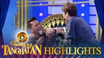 Tyang Amy shouts in shock because of Jhong | Tawag Ng Tanghalan