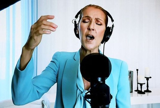 Céline Dion est de retour en studio… Elle participe à un album nostalgique alors que sa maladie l’a obligée à repousser sa tournée