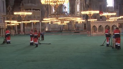 Ayasofya-i Kebir Camii'nde Kurban Bayramı temizliği