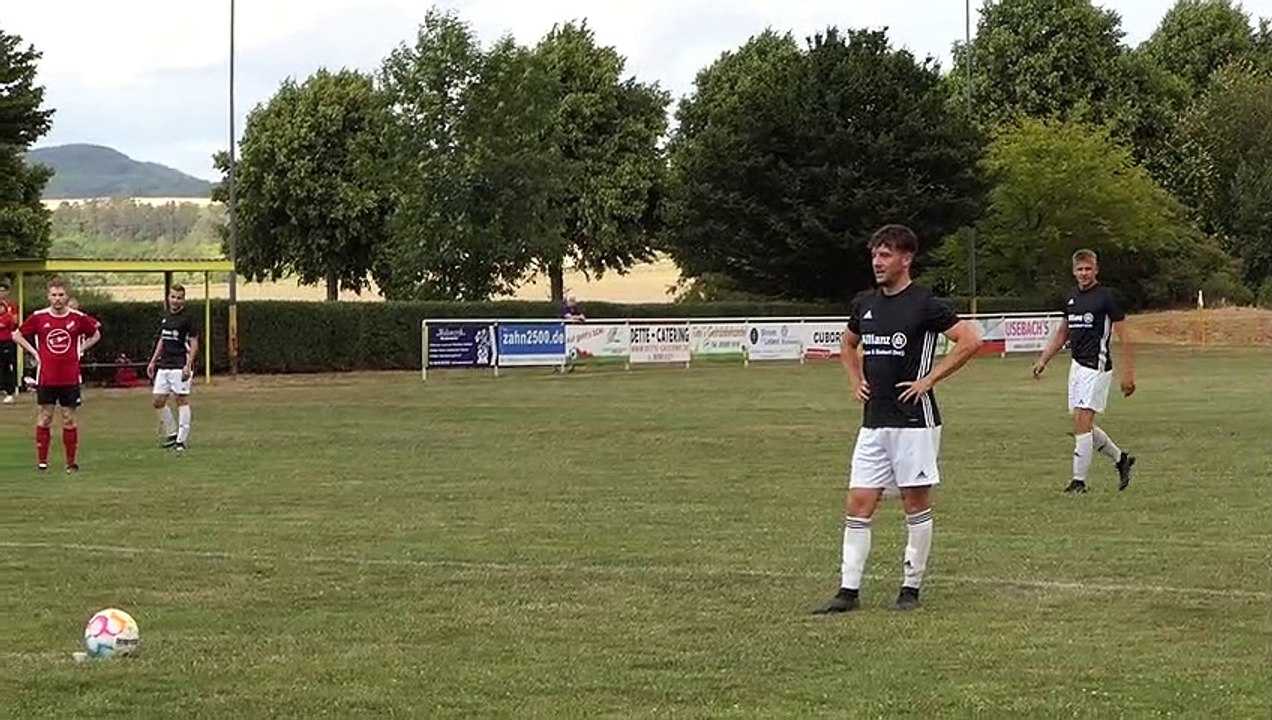 Ballenhausen-Fänger hält Elfmeter gegen Dramfeld