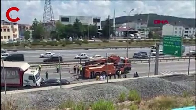 Sultanbeyli'de zincirleme kaza TEM'i kapattı
