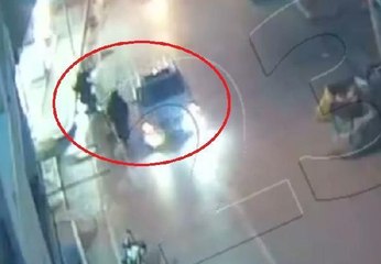 Son dakika haber! KALDIRIMDA KAPKAÇ KAMERADA