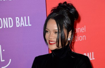 Rihanna devient la plus jeune femme milliardaire américaine ayant réussi par ses propres moyens
