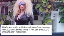 Tina Kunakey, look d'ado face à Bilal Hassani et Rossy de Palma très sexy au défilé Jean-Paul Gaultier