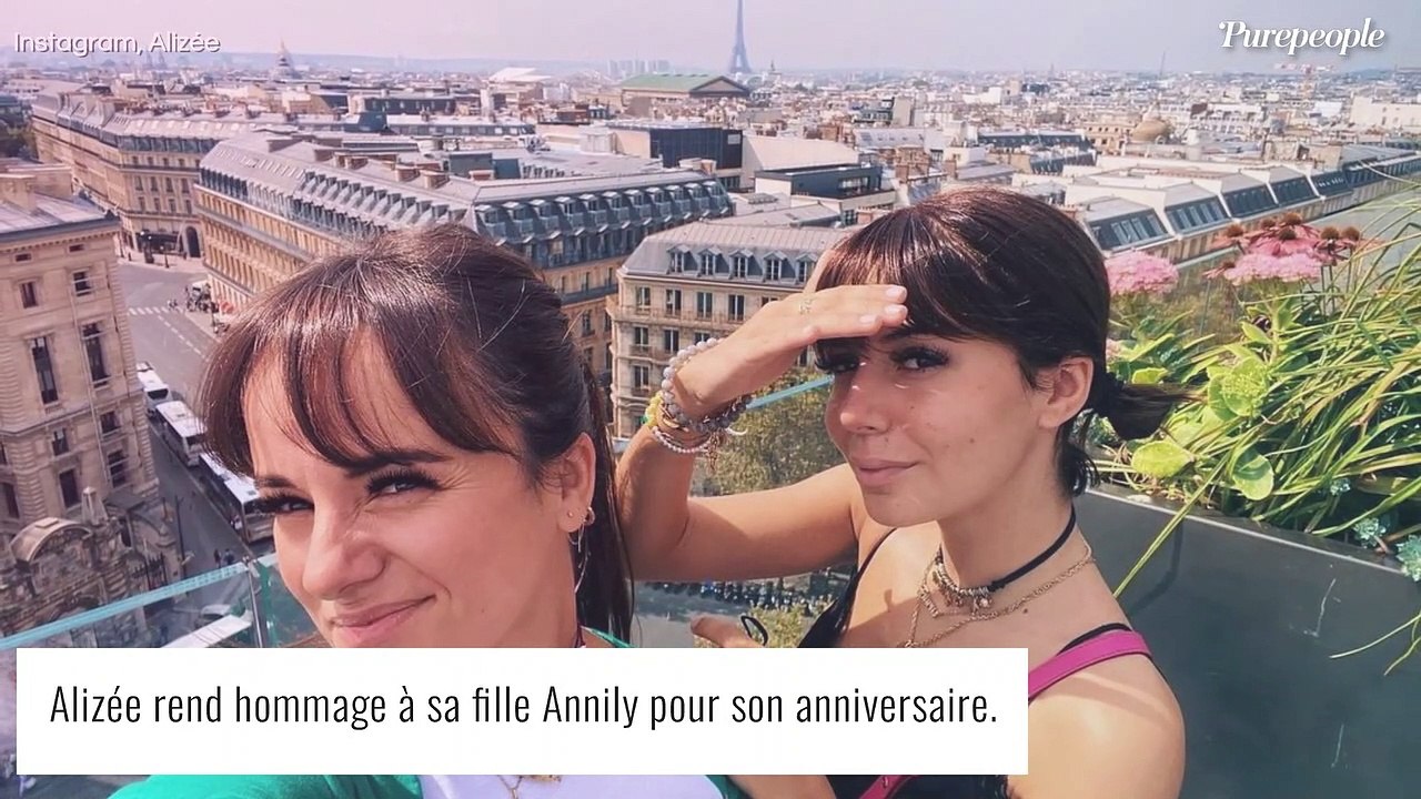 Annily Chatelain célibataire : champagne et soleil, la fille d'Alizée profite d'un été de folie !