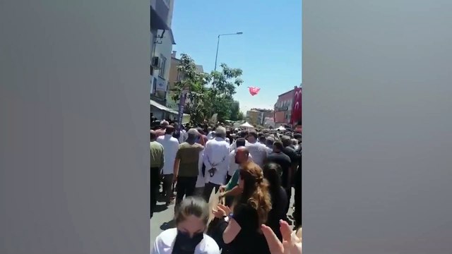 Doktor Ekrem Karakaya'nın cenazesinde Fahrettin Koca protestosu