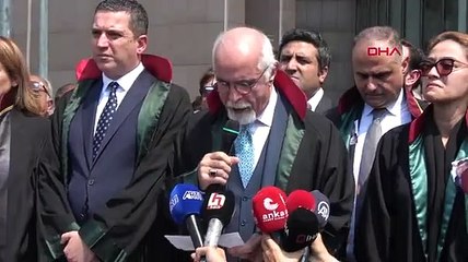 Avukatlar öldürülen meslektaşları için adliyede toplandı