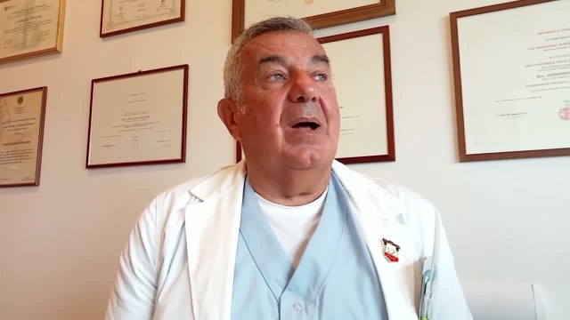 Mazzone: Il virus del Covid e' cambiato e il vaccino e' vecchio di due anni, quarta dose inutile