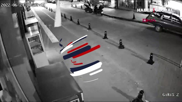 Ayrıldığı erkek arkadaşına öyle bir şey yaptı ki... Gerçek güvenlik kamerasında ortaya çıktı