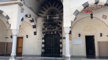 Son dakika! CAMİ KAPISINA BENZİN DÖKÜP, ATEŞE VERDİ