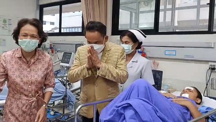 ชุมพร - รถทัวร์พานักเรียนมาทัศนศึกษาเสียหลักลงข้างทางบาดเจ็บทั้งหมด 25 ราย