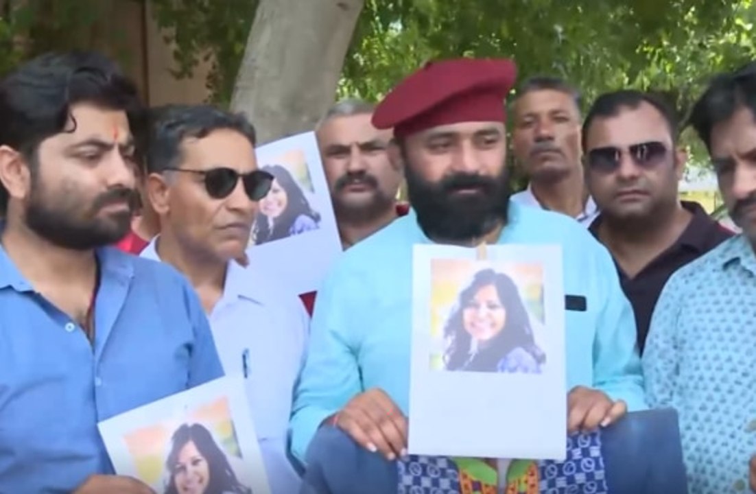 Kaali Poster Row: Public infuriates against the director Leena Manimekalai | Hoonkar | 07.07.2022