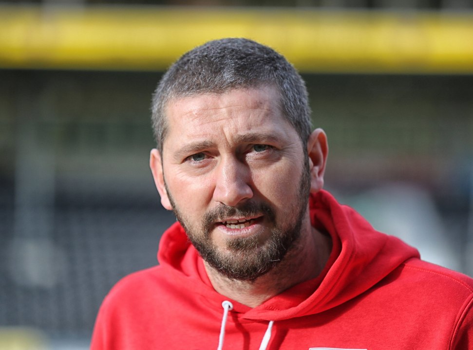 Traumtor und Viererpack: Sascha Mölders zaubert im Testspiel