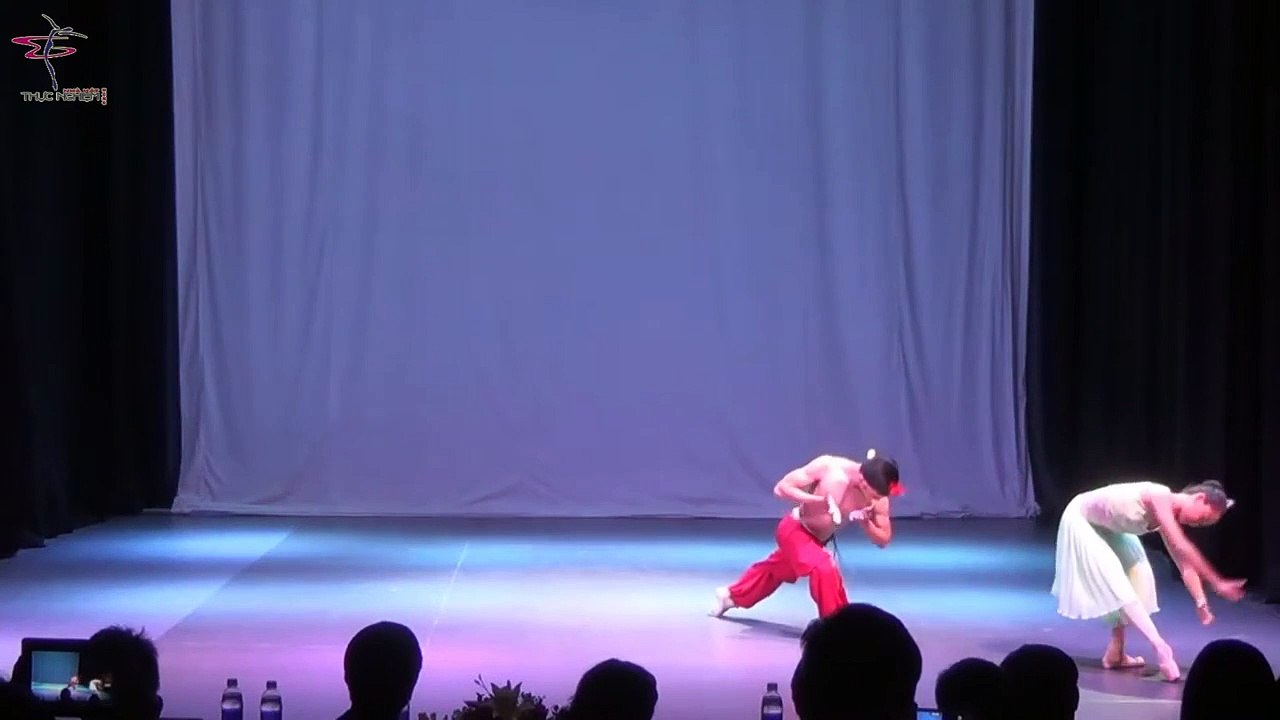 TRƯỜNG MÚA TPHCM - " Pas de deux Lecorsaire"