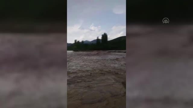 Sağanak sele neden oldu