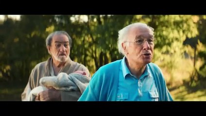 LES VIEUX FOURNEAUX 2 : BONS POUR L'ASILE Bande Annonce (2022) Pierre Richard