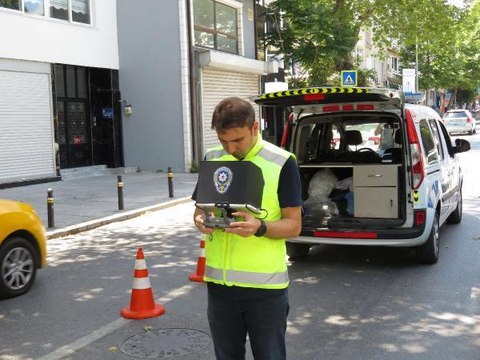 EMNİYET KEMERİ TAKMADIĞI İÇİN CEZA KESİLEN SÜRÜCÜ: CEZASI 5 BİN LİRA OLSA HERKES TAKAR