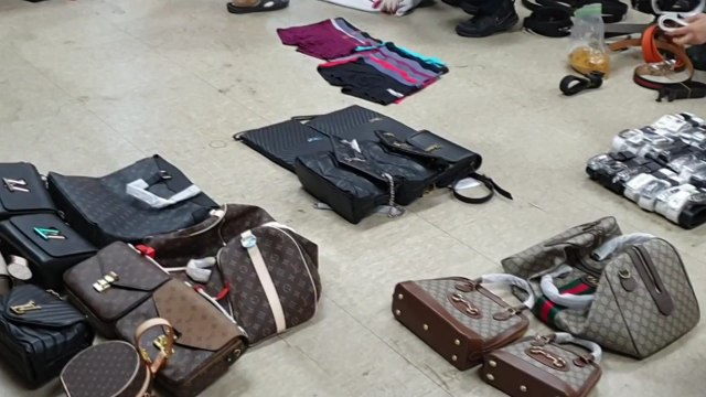 [서울] 17억 원대 명품 짝퉁 판매업자들 적발 / YTN