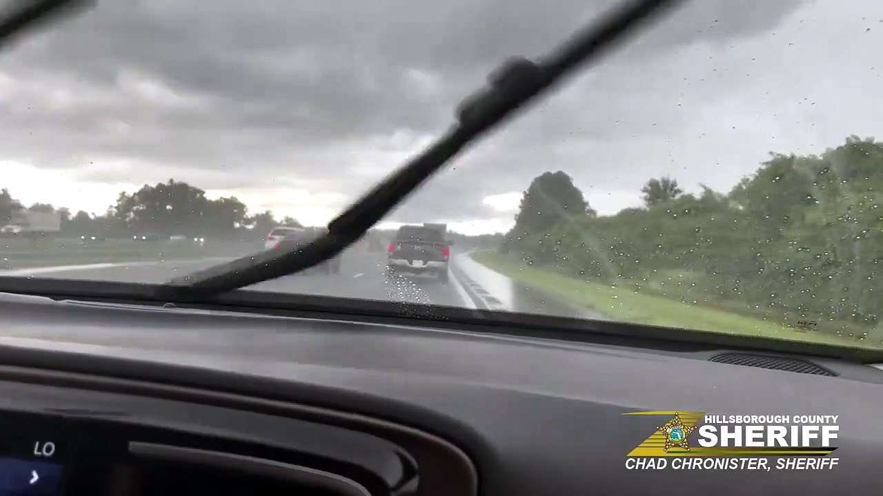 Deux voitures se sont frapper par la foudre sur l'autoroute