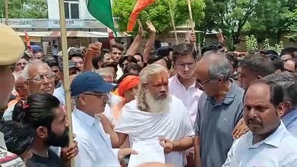 उदयपुर हत्याकांड के विरोध में आक्रोश रैली में उमड़े हिन्दू संगठनों के लोग, कन्हैयालाल के हत्यारों को फांसी की मांग-VIDEO