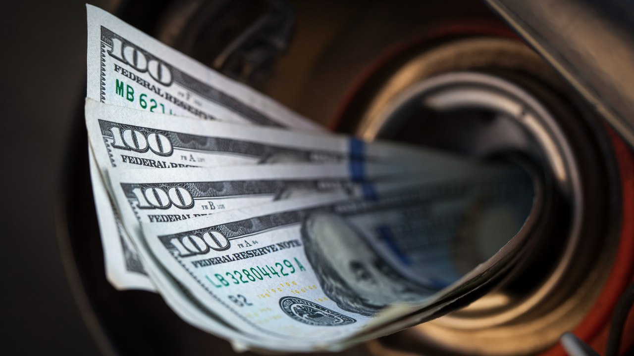 Gas prices continue to fall, remain high