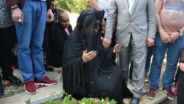 Diva Bülent Ersoy, öldükten sonra mezarı başında Gülşen'den bir şarkı okumasını vasiyet etmiş