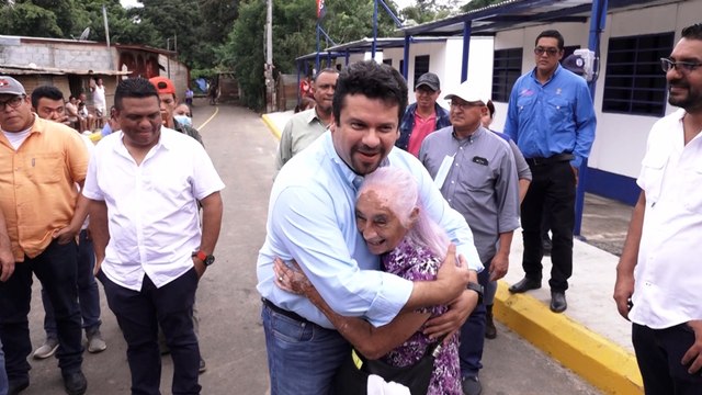 Entregan 11 viviendas solidarias en el barrio Lomas de Guadalupe