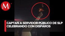 En SLP, captan a funcionario disparando una arma durante una celebración