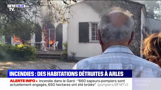 Incendies à Arles: les larmes déchirantes de Gilbert, 91 ans, face à sa maison en feu