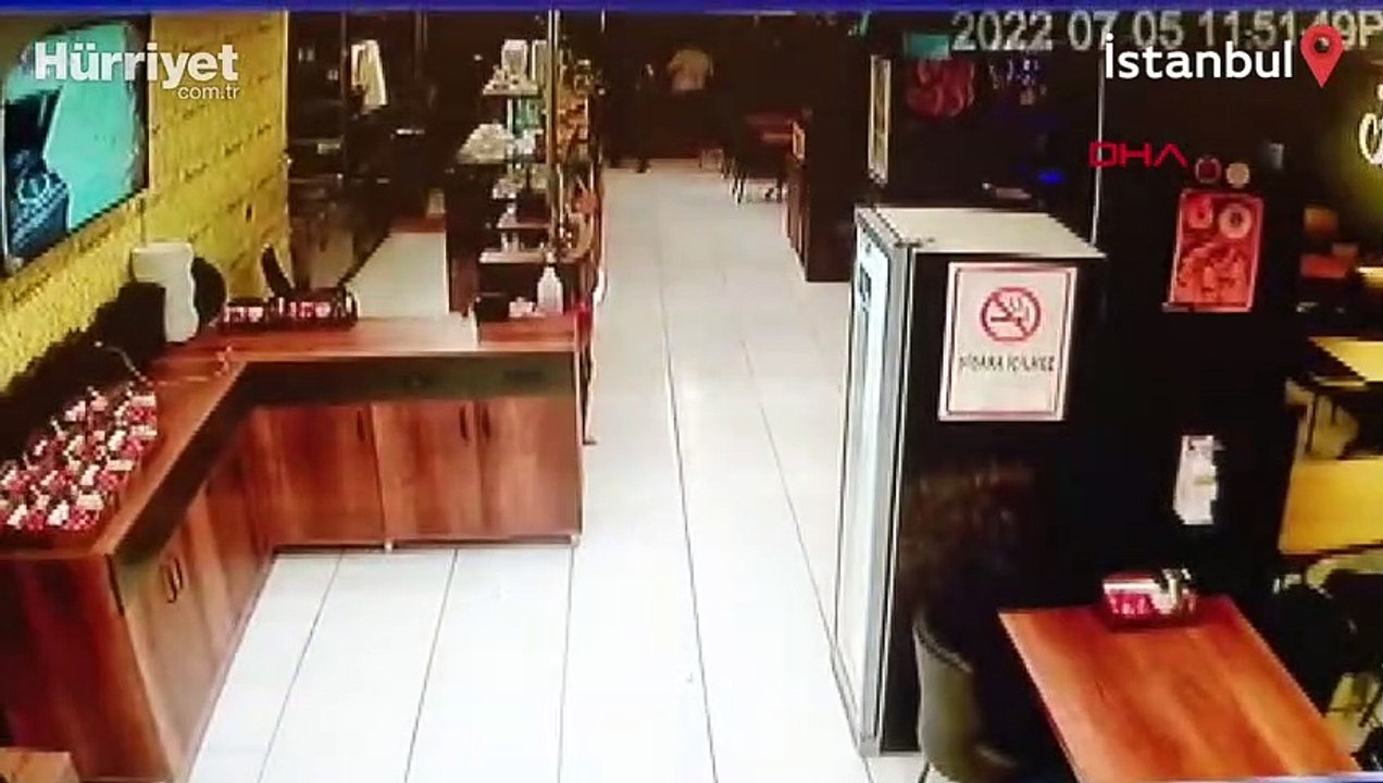 Avcılar'da tehditler savurup dehşeti yaşattılar