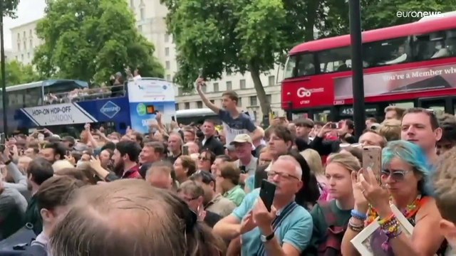 Conservadores britânicos preparam sucessão de Johnson