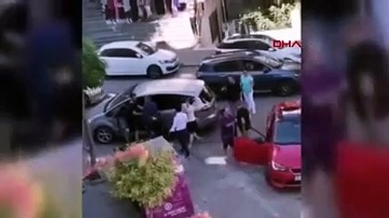 ‘Kucağımda çocuğum var’ sözüne rağmen bıçak çekip tehdit etti