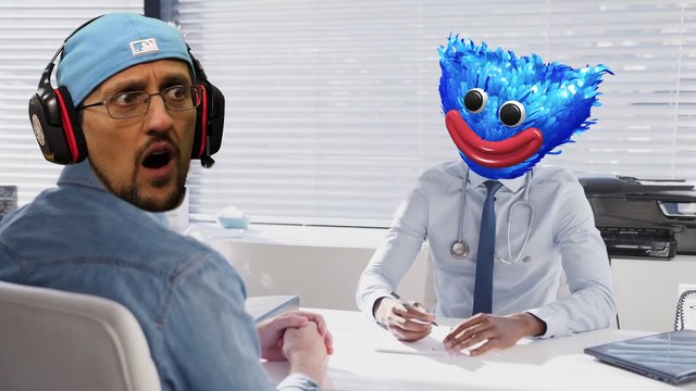 Dr. HUGGY WUGGY the HUG Doctor Game Mod! Hugs too Long = LOSE! (FGTeeV Funny Escape)