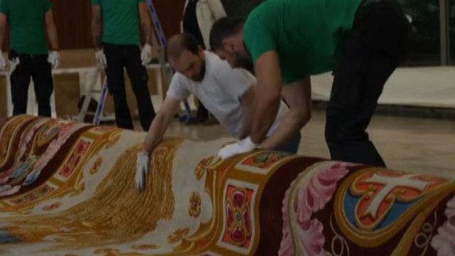 Il restauro del monumentale tappeto di Notre Dame