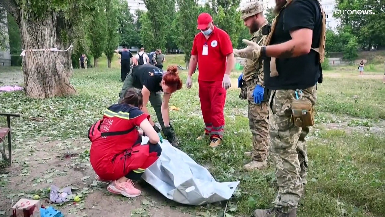 Ukraine: Präsident Selenskyj will ab September wieder mehr Normalität im Land
