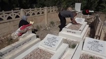 Elazığ'da vatandaşlar Kurban Bayramı arefesinde mezarlıklara akın etti