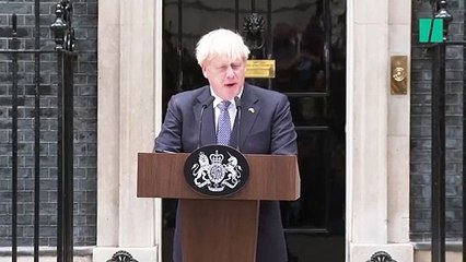 'Benny Hill' se cuela durante el discurso de despedida de Boris Johnson