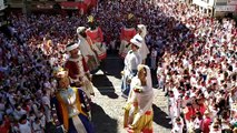 Baile Comparsa de Gigantes en la plaza del Ayuntamiento