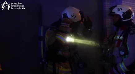 Video herunterladen: Incendie dans un garage rue Godecharle à Ixelles