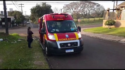 Ao desviar de cachorro, motociclista sofre queda na Avenida Corbélia
