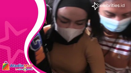 Selebgram Medina Zein Resmi Ditahan