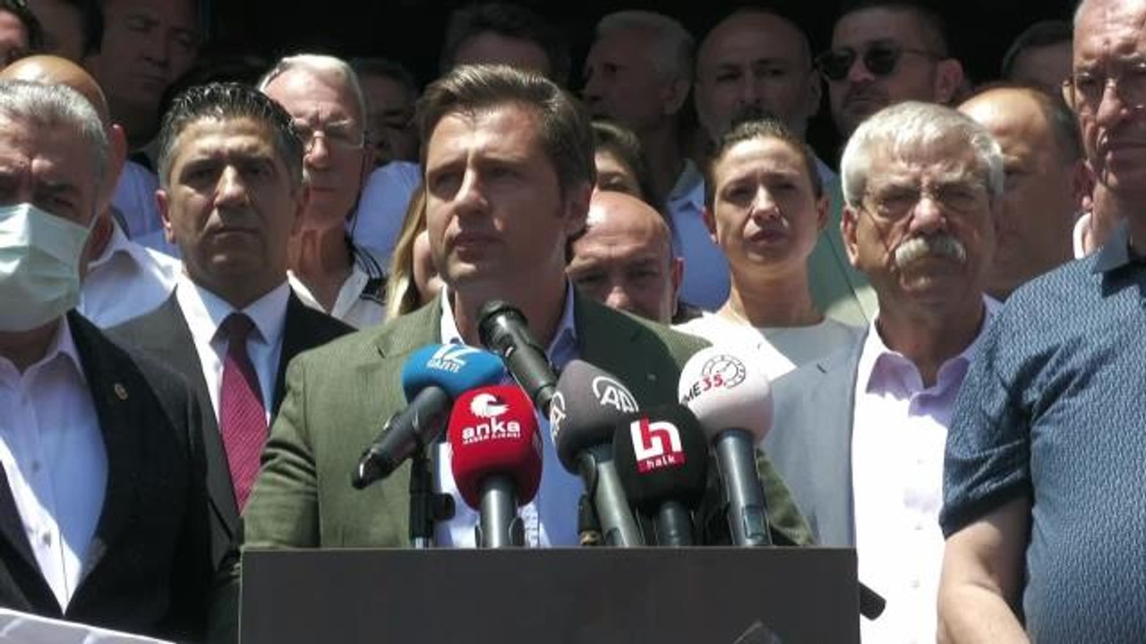 Chp, Görevden Uzaklaştırılan Mustafa Kayalar'a Sahip Çıktı. Deniz Yücel: "Menderes'i ve Mustafa Kayalar'ı Kimseye Yedirmeyeceğiz"